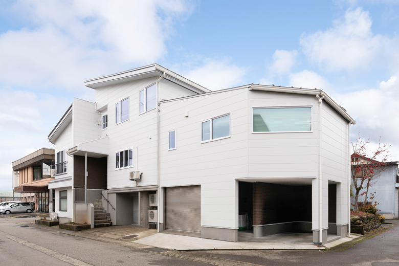 地産地消、光熱費を抑え進化した3世帯リノベーション｜魚沼市｜A様邸の画像