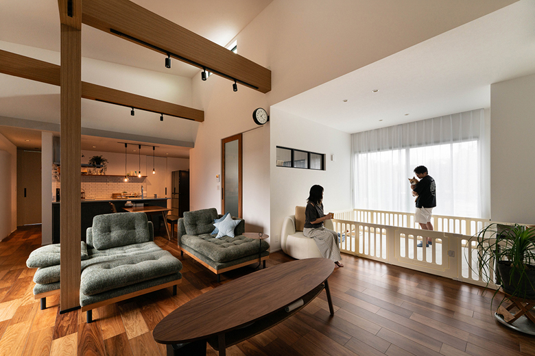 2階建ての実家をインナーガレージの平屋に。新築のような佇まいを目指しました｜三条市の画像